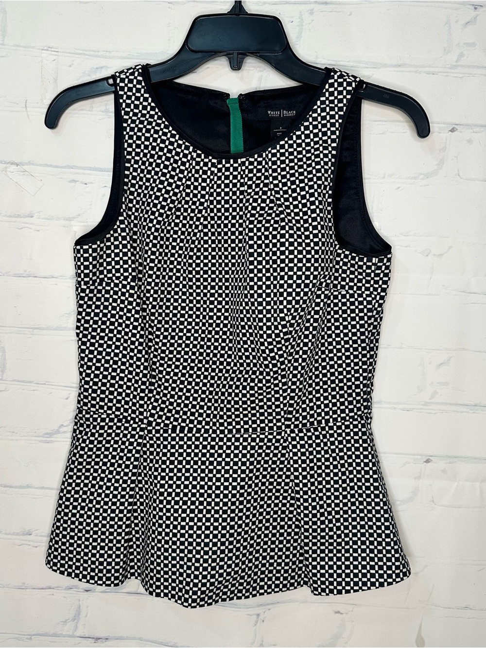 Women’s White House Black Market Size 2 Black & White Peplum Top